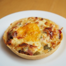 [1047] Quiche de Pressunto, Bacon e Passas