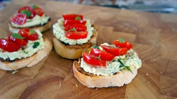 [5201] Bruschetta Tomate Cereja, Muçarela e Orégano